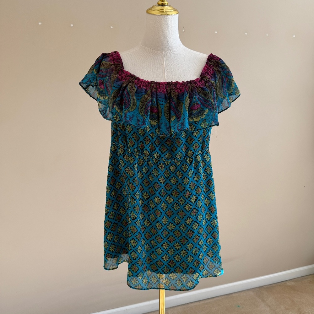 Bisou Bisou Maternity Top Blue geometric floral design Size Medium